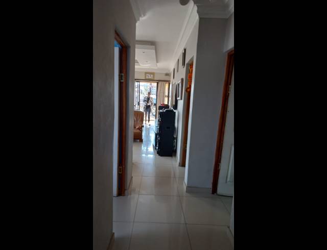 3 BEDROOM HOUSE FOR SALE IN NEWLANDS WEST